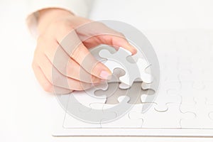 Complete jigsaw puzzleÃ£â¬â¬